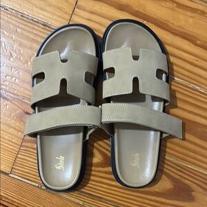 Stylish Suede Sandals in Tan